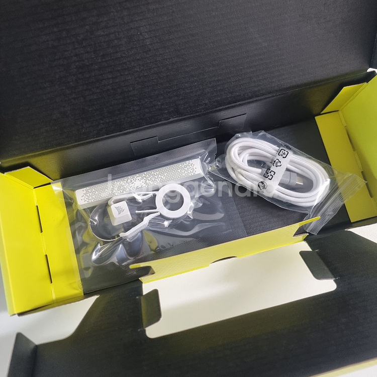 커세어 K70 MINI PRO 화이트--4
