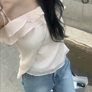 유솝 벌쓰데이블라우스