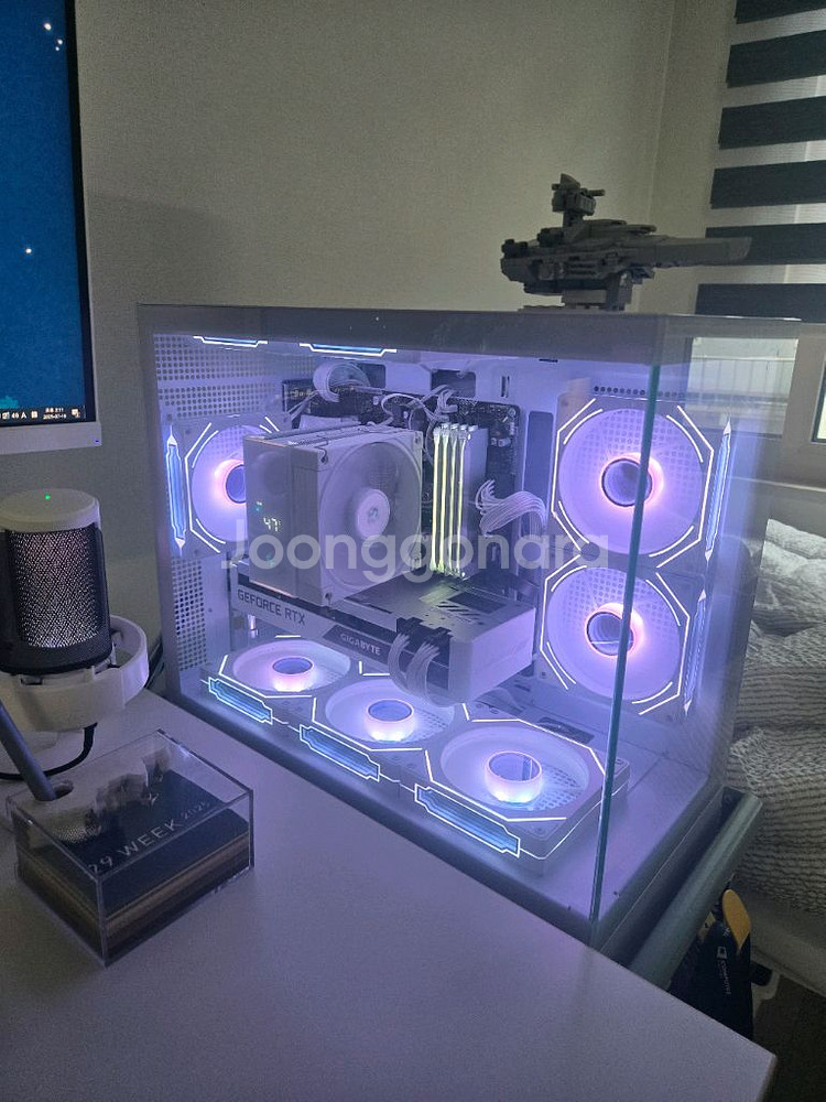 5700x3d+3070 화이트 어항 컨셉 게이밍 본체--3