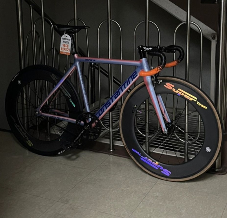 콘스탄틴 디스페랄 22년식 블루라이트 이미지