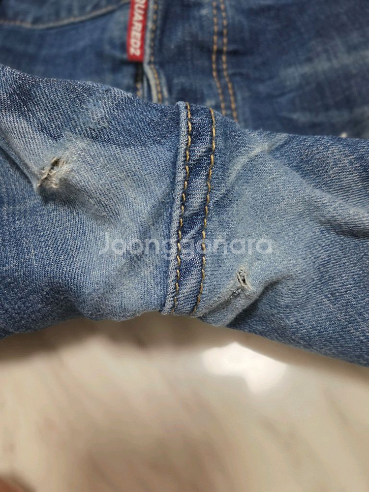 디스퀘어드 가죽패치 데님팬츠--4