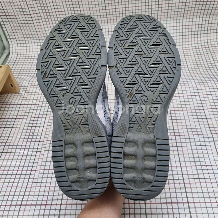 나이키 에어맥스 알파트레이너4 남성런닝화265.--2