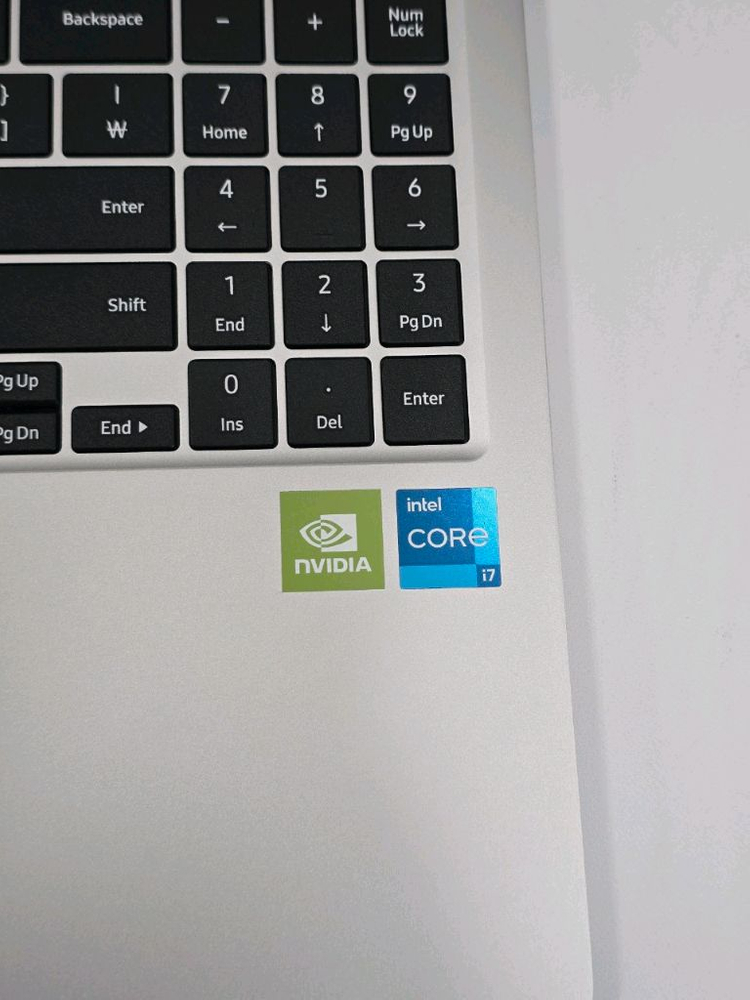 갤럭시북 i7 11세대CPU/MX450 GPU탑재게임용 이미지