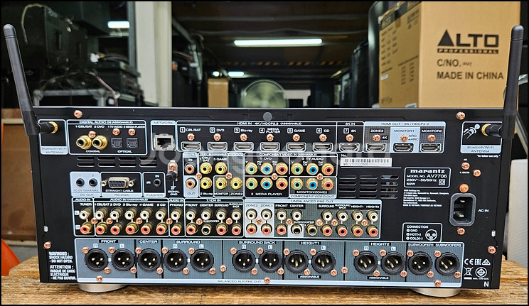 마란츠 AV7706 중고 8K AV 프리앰프--5