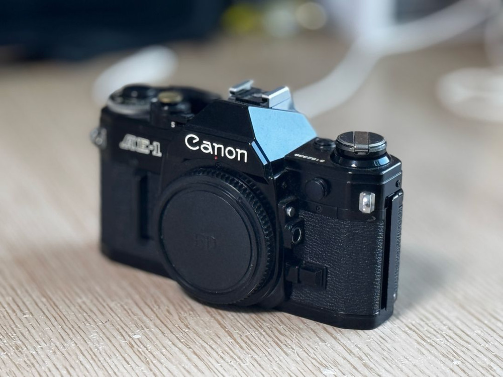 캐논 AE-1 바디만 이미지