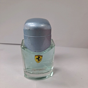 페라리 라이트 에센스 오드뚜왈렛 40ml 0721