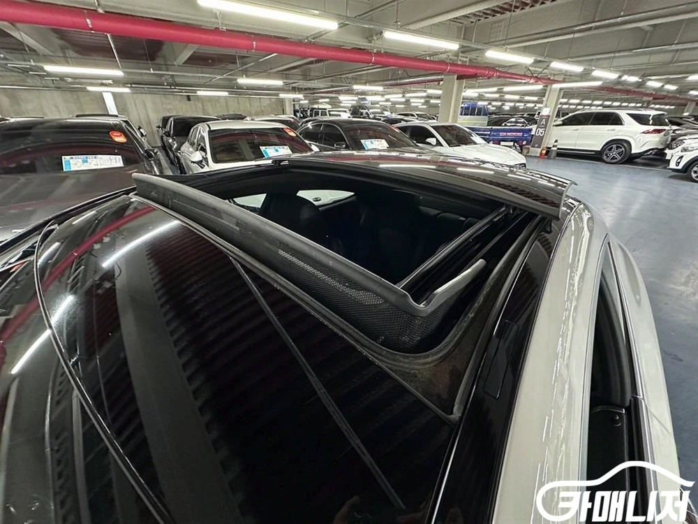 [벤츠]C클래스 W205 C220 d 4MATIC 쿠페 이미지