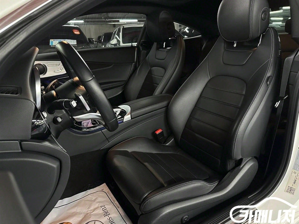 [벤츠]C클래스 W205 C220 d 4MATIC 쿠페 이미지