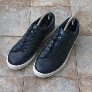 (260)아디다스 화이트마운티어링 슈퍼그립 스니커즈