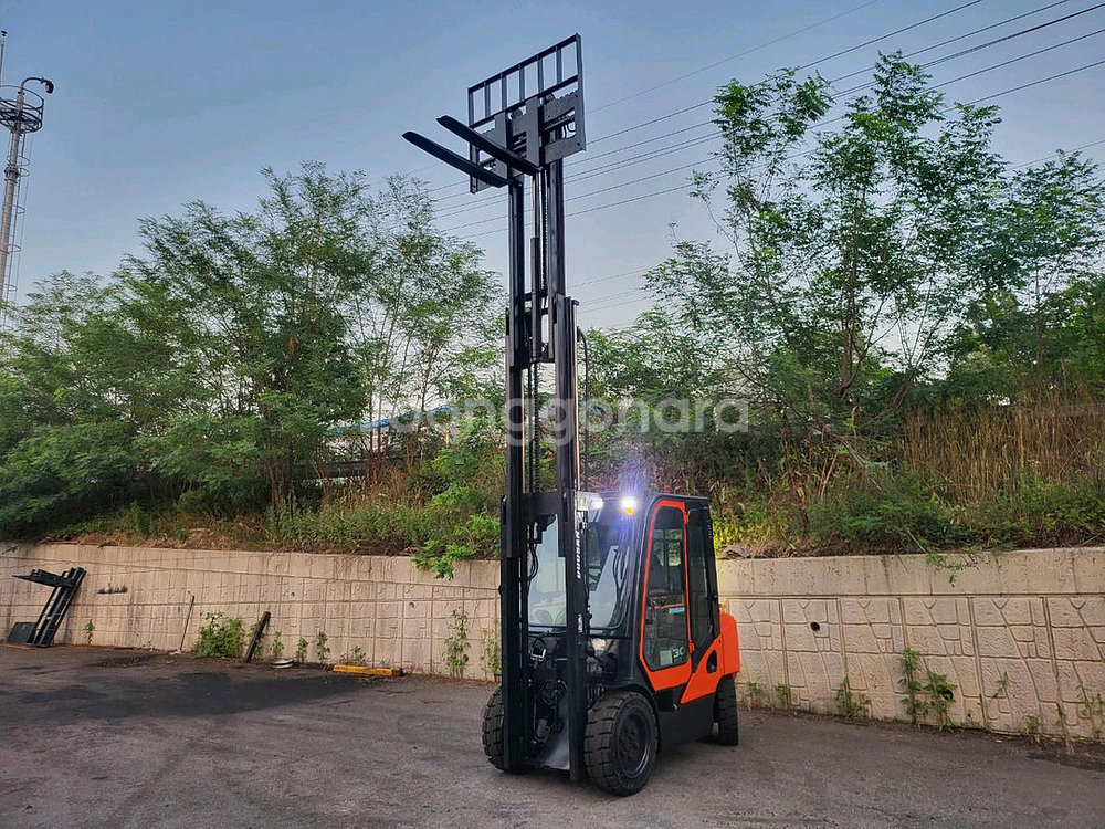 중고지게차 두산 D30S-7 디젤 3톤 3단 지게차--4