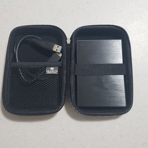 씨게이트 외장하드 1TB(케이스 포함)