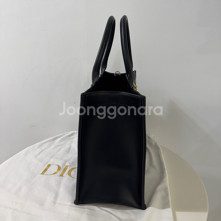 디올 북토트 까나쥬 미디움 블랙--2