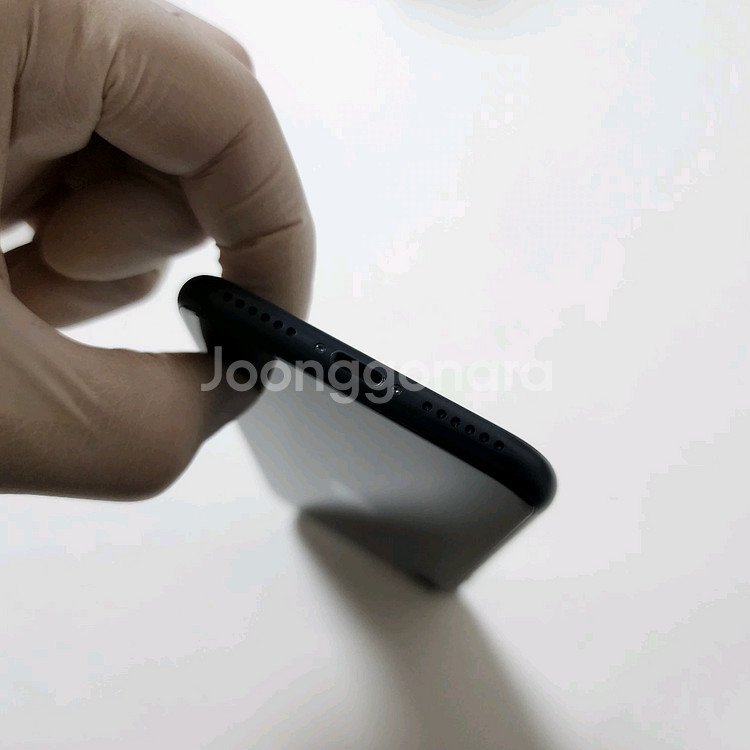 아이폰 SE3 64GB 새것같은 SSS급 깔끔 100%--3