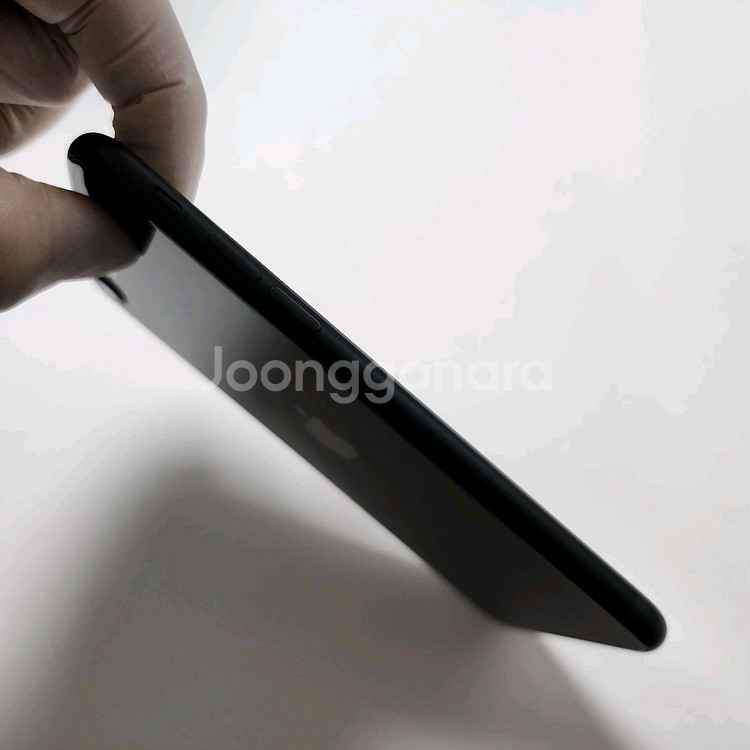 아이폰 SE3 64GB 새것같은 SSS급 깔끔 100%--4