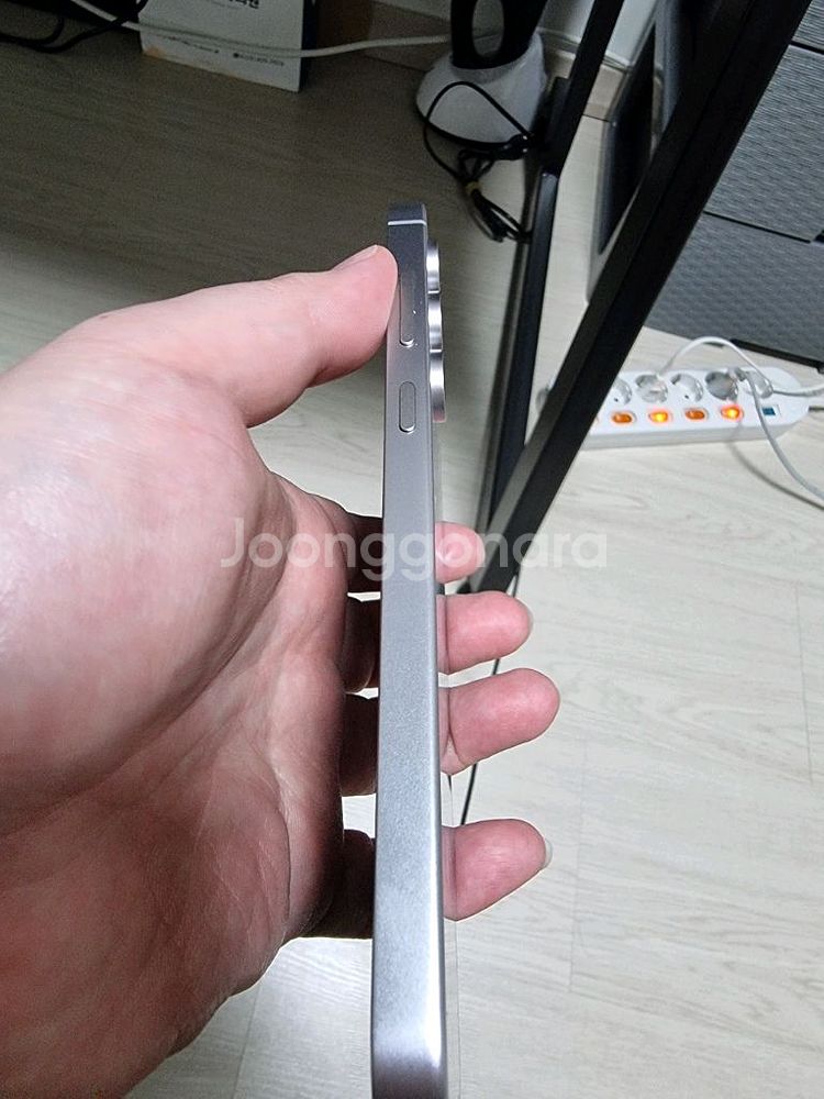 겔럭시 S24FE 256gb 판매합니다.--5