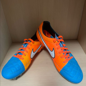 나이키 티엠포 레전드 FG