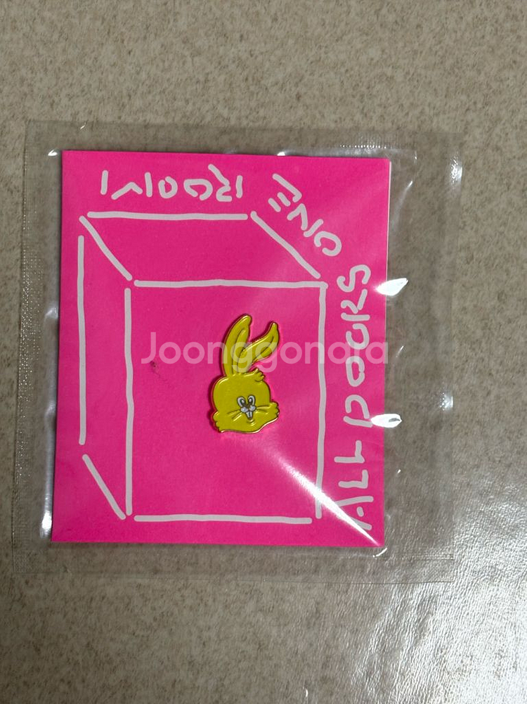 뉴진스 데뷔 더현대 팝업 굿즈--3