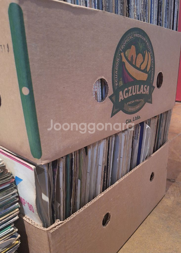 중고LP 카페,매장 전시& DP용 감상용아님 300장--1