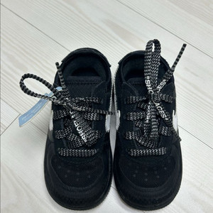 오프화이트x나이키 키즈 에어 포스 더텐 블랙 스니커즈