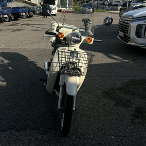 21년식 혼다 슈퍼커브 아이보리색상