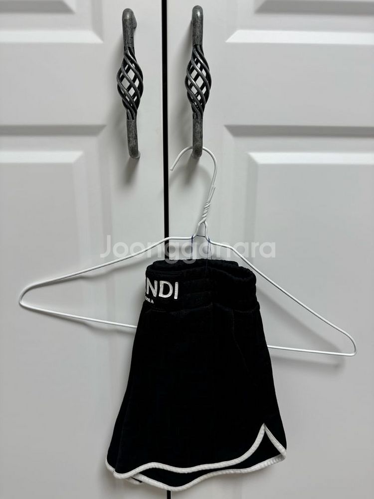 정품 펜디 로마 티셔츠 반바지 세트--6