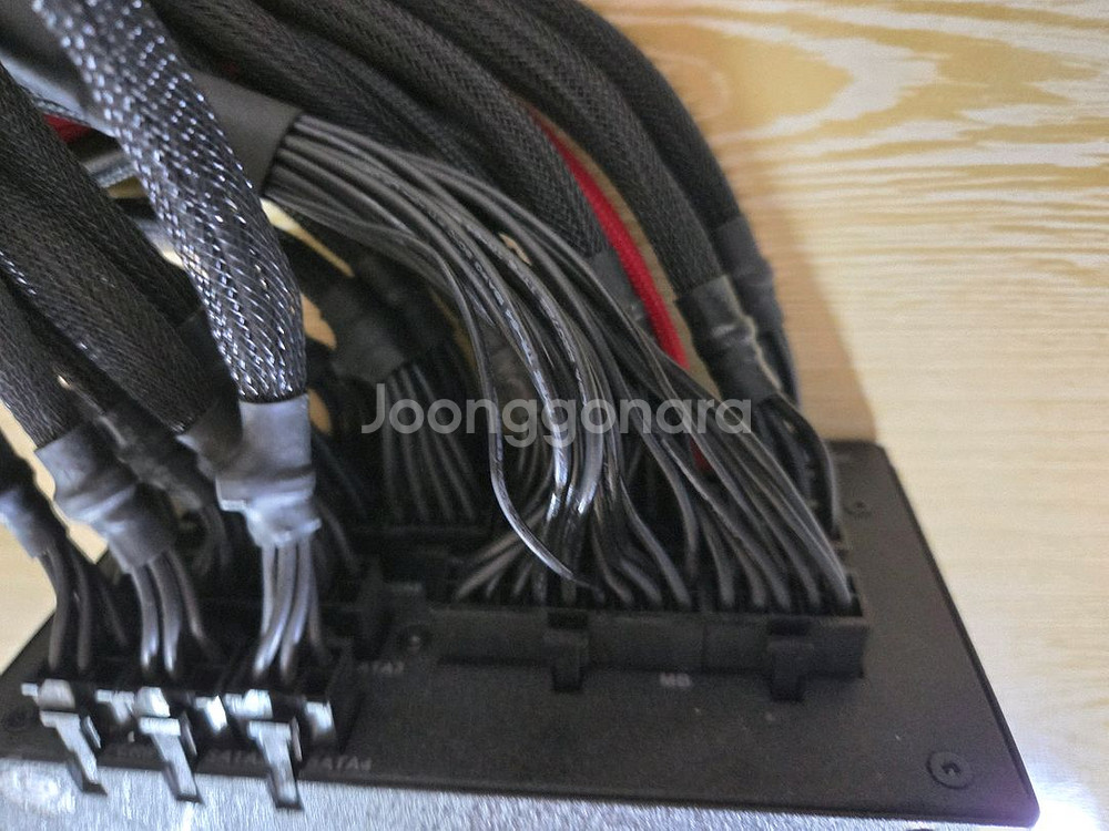 EVGA SUPERNOVA 1600G+ 80PLUS골드--9