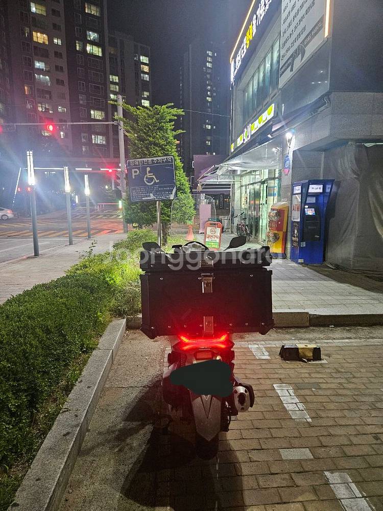 24년 pcx125 풀옵션 급처 팝니다(5000km)--3