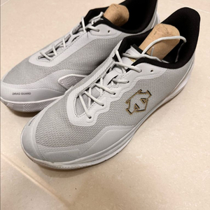 275 데상트 에너자이트 마르셰 펜싱화 이미지