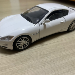 마세라티 그란투리스모 1/24프라모델 이미지