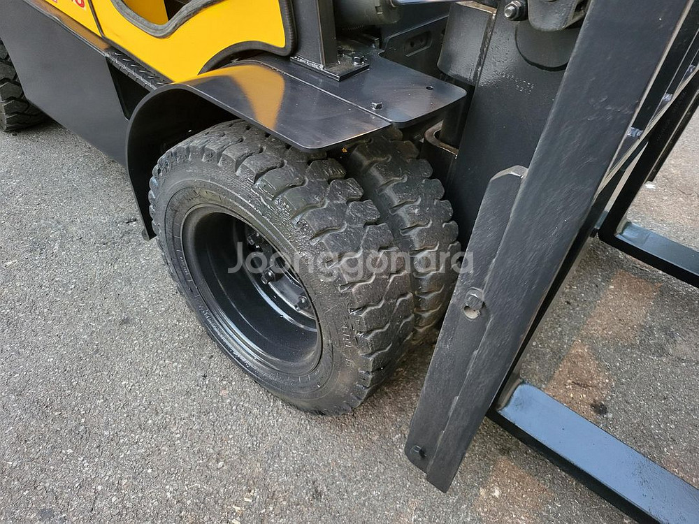 [중고지게차] 두산 D30S-7 2,98톤 3단 디젤--7