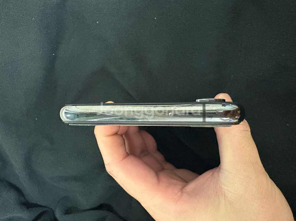 아이폰 Xs 256GB 판매합니다.--4