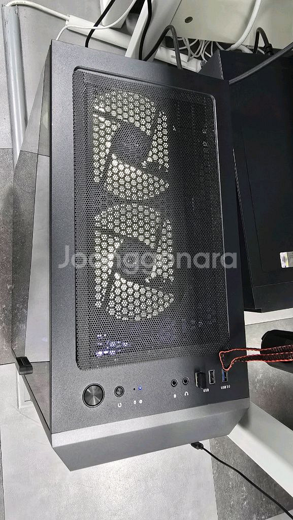 가성비 게이밍컴퓨터 팔아요(현재 신품 견적 150만원)--3