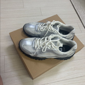 휠라 에샤페 실버문 225