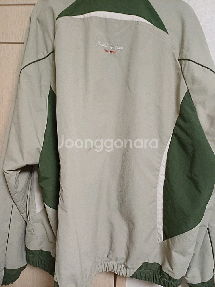 엄브로 바람막이 100사이즈--3