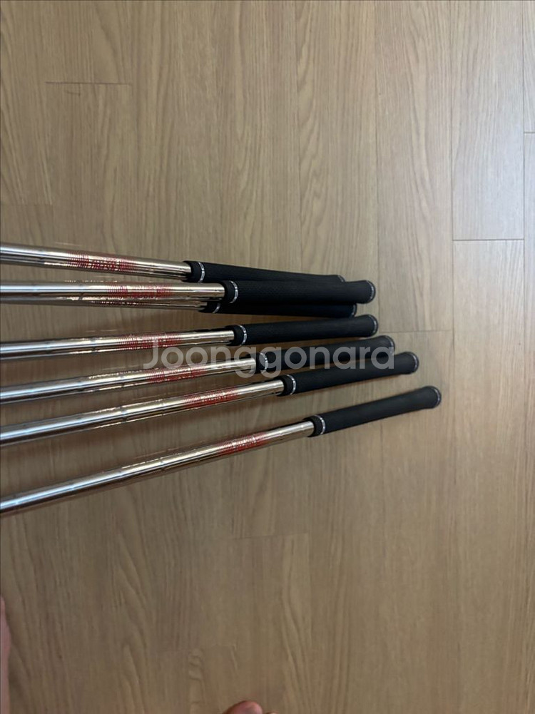타이틀리스트 T200 아이언세트 골프채 팝니다.--1