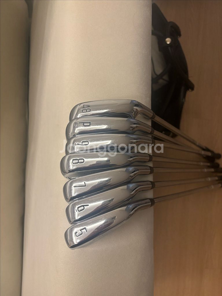 타이틀리스트 T200 아이언세트 골프채 팝니다.--4