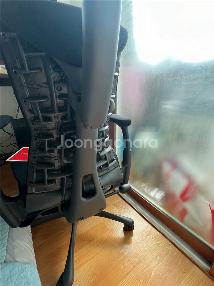 (급처)하이엔드 게이밍 의자 허먼밀러 엠바디 팝니다--1