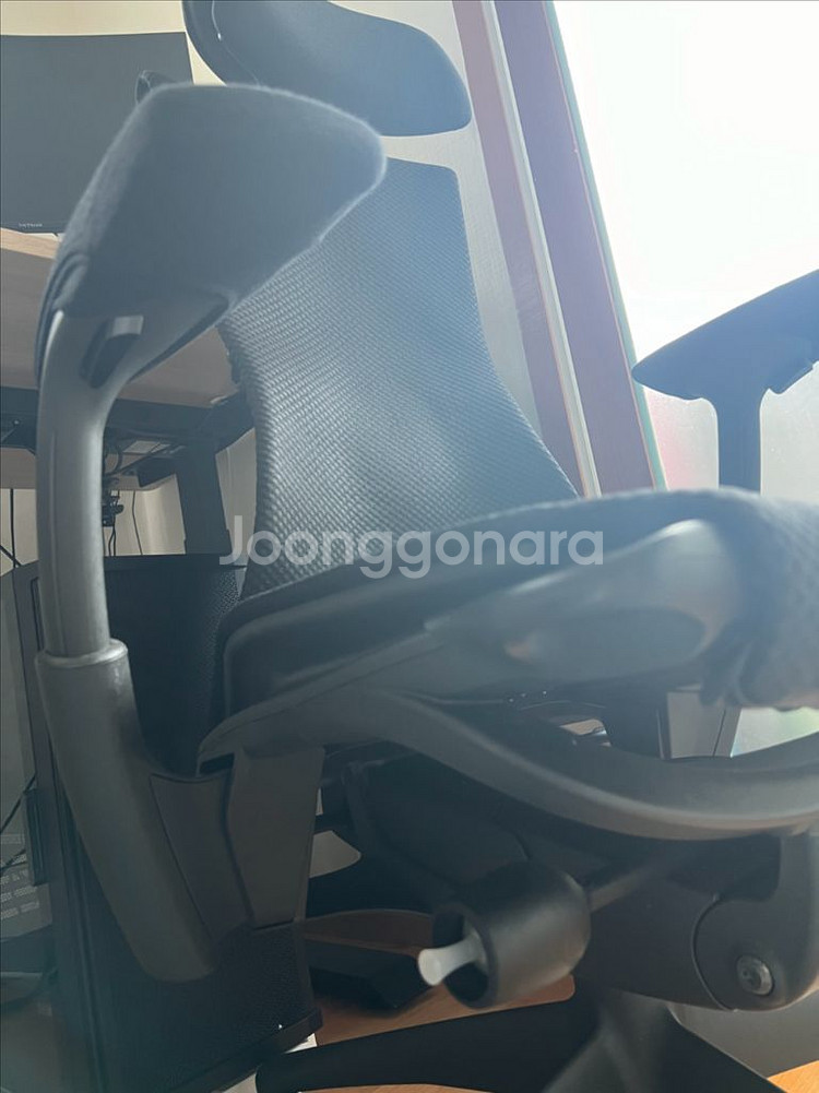 (급처)하이엔드 게이밍 의자 허먼밀러 엠바디 팝니다--6