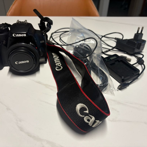 캐논 EOS 1000D 카메라+렌즈 및 구성품포함