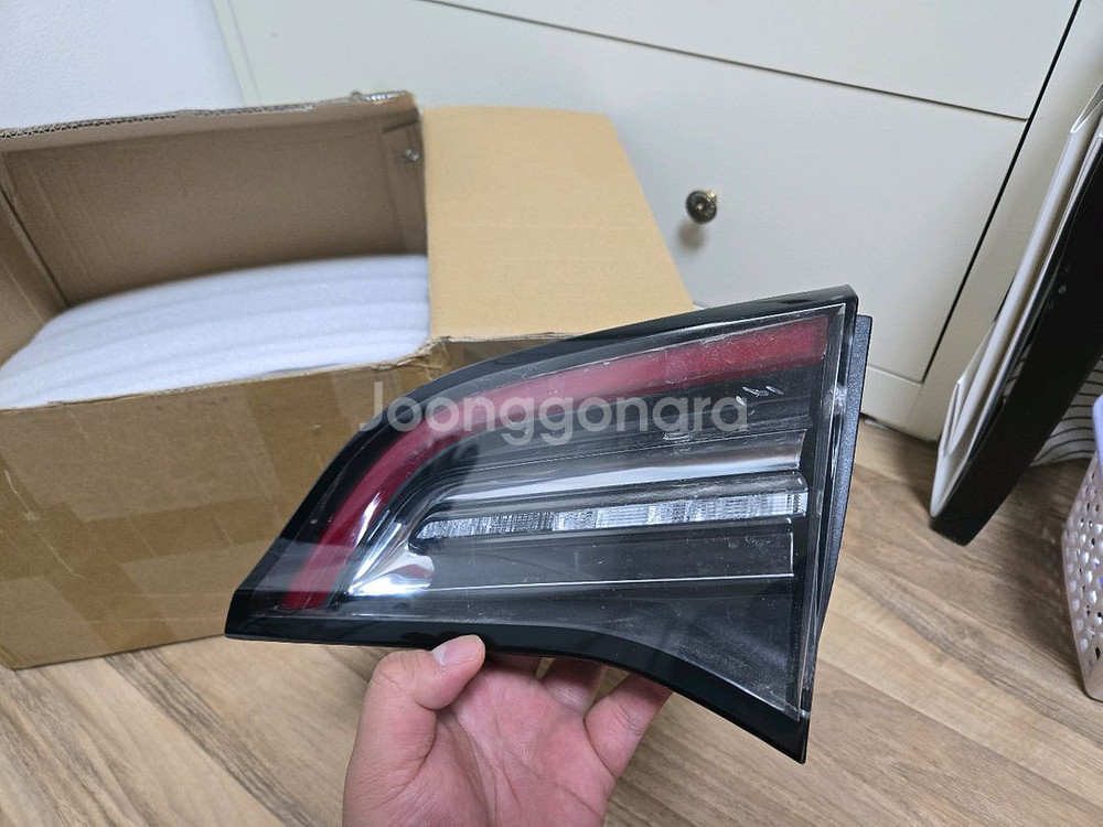 테슬라 모델3 조수석후미등 뒷데루등--0
