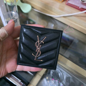 입생로랑 파우더