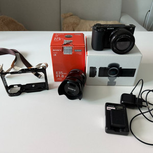 소니 zv-e10 +카페렌즈 판매
