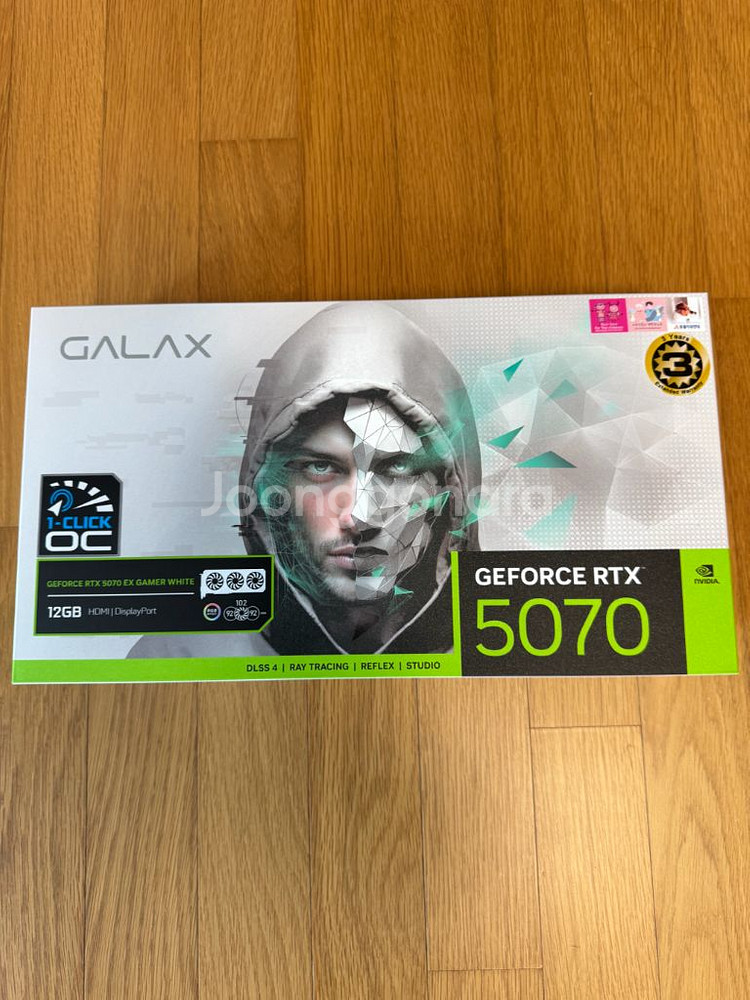 갤럭시 RTX 5070 화이트 (팬3)--0