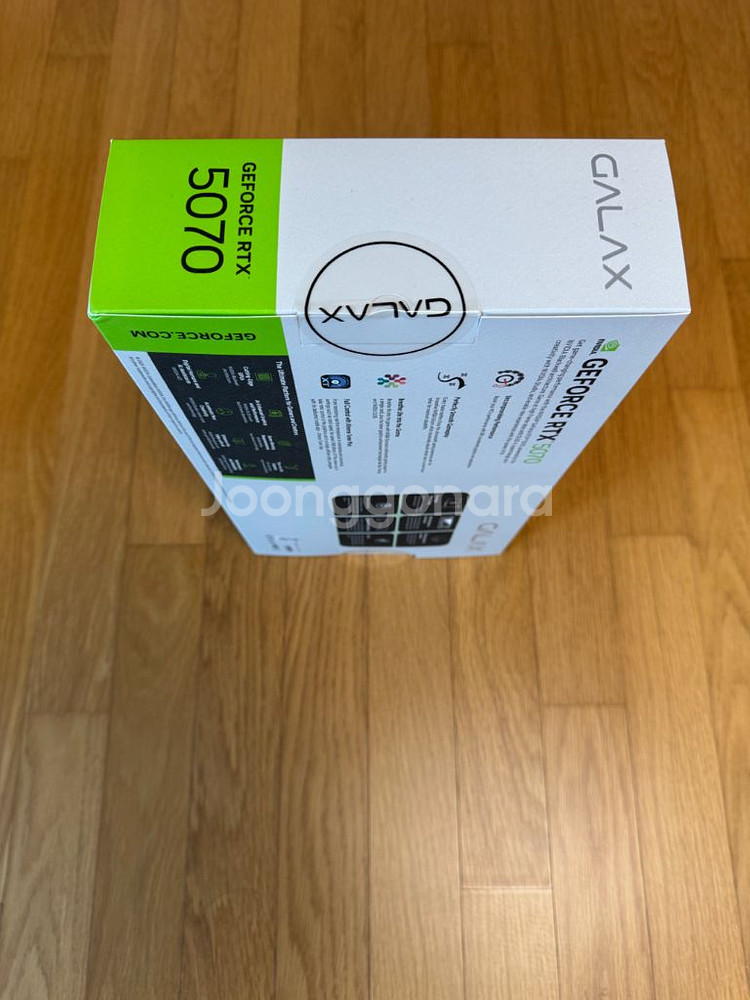 갤럭시 RTX 5070 화이트 (팬3)--1