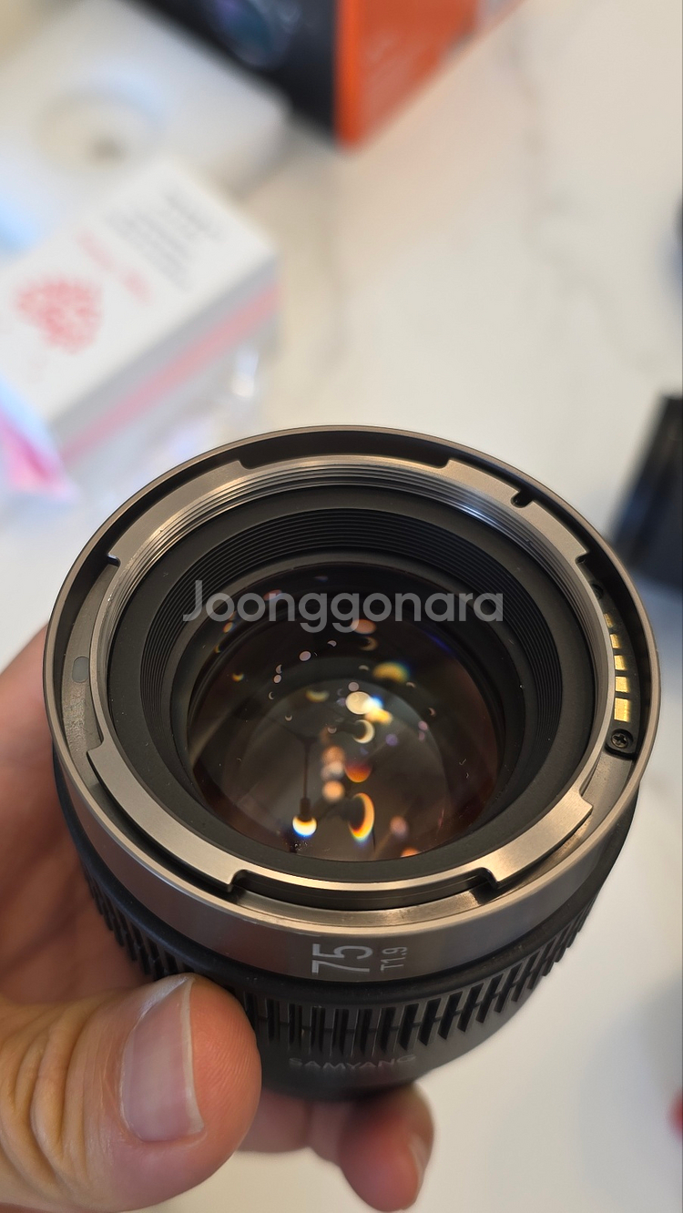 삼양 v-af렌즈 75mm 1.9f 팝니다--0