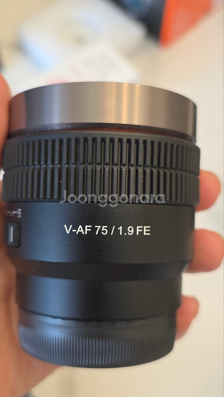 삼양 v-af렌즈 75mm 1.9f 팝니다--1