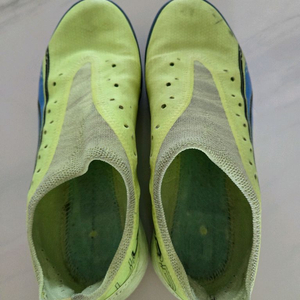 퓨마 울트라 풋살화 250 판매합니다