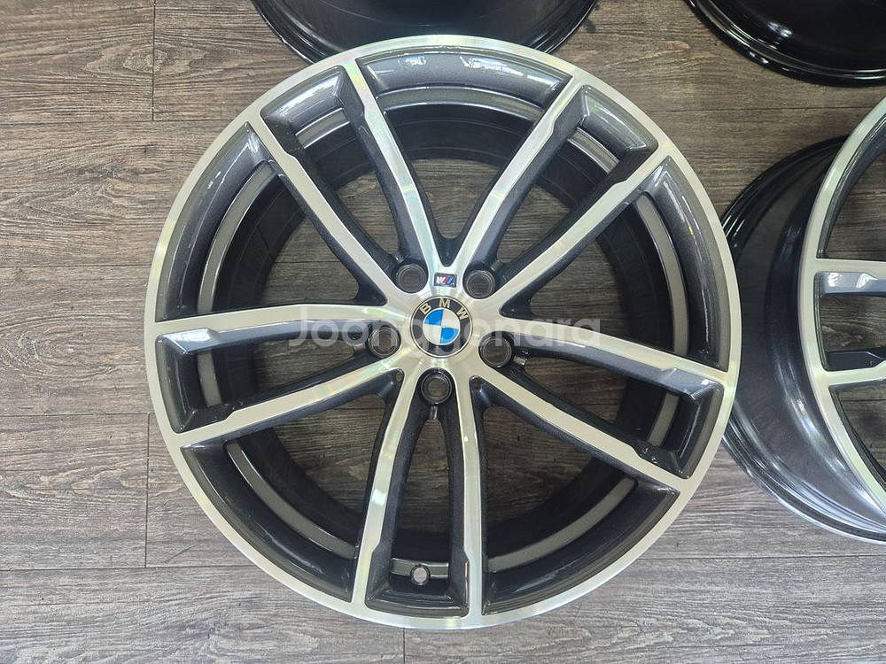 BMW G30 5시리즈 662M 순정 18인치--1
