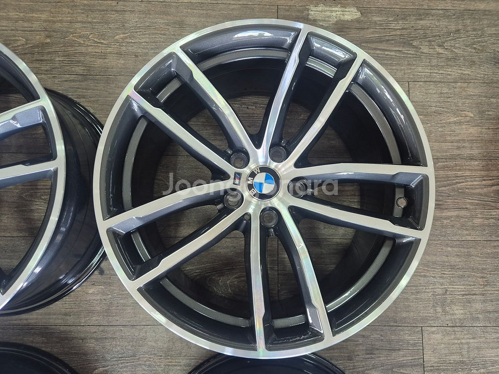 BMW G30 5시리즈 662M 순정 18인치--3
