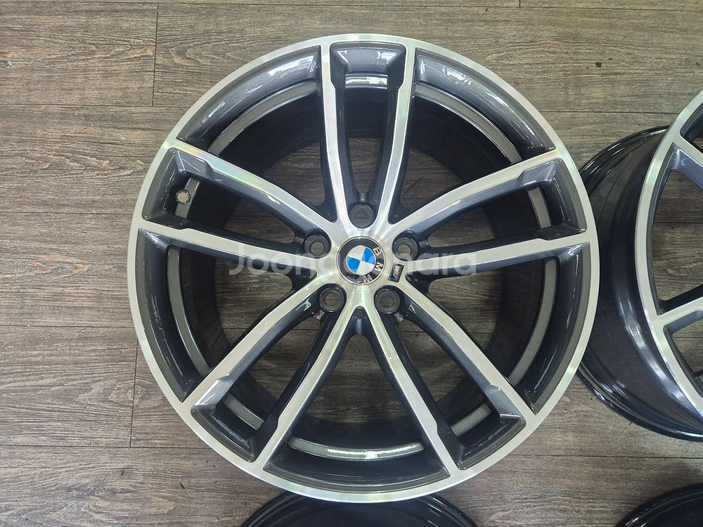 BMW G30 5시리즈 662M 순정 18인치--4